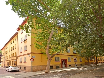 Alquiler de piso en calle De Cerdeña de 2 habitaciones con muebles y aire acondicionado
