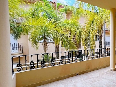 Apartamento en venta en Los Naranjos, Marbella, Málaga