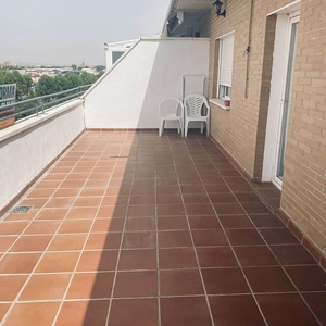 Ático en alquiler en Larache de 1 habitación con terraza y piscina