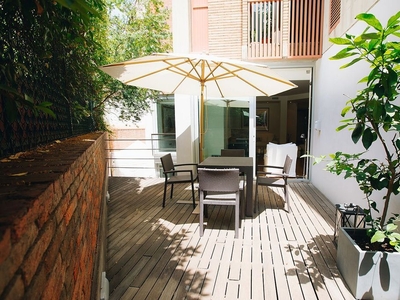 Dúplex en venta en Sant Gervasi - Galvany de 5 habitaciones con terraza y garaje