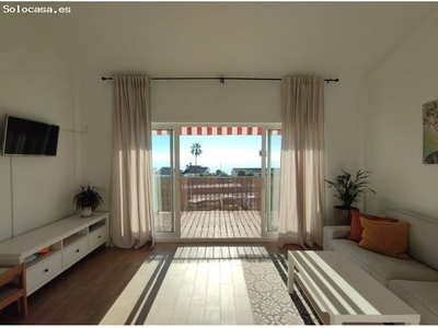 Dúplex junto al mar, 3 dormitorio, terraza solárium, totalmente reformado y amueblado.