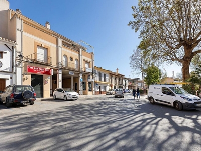 Piso en alquiler en Ogíjares de 2 habitaciones con terraza y garaje