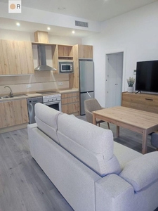 Piso en alquiler en Ollerías - San Cayetano de 2 habitaciones con muebles y aire acondicionado