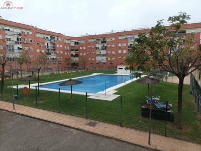 Venta de piso con piscina y terraza en Montequinto (Dos Hermanas), Cerros de Montequinto