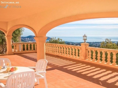 Villa con vistas panorámicas al mar en Moraira
