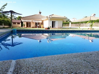 Villa de Lujo en Alquiler en Barcarrota, Cádiz