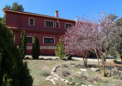 Casa con terreno en Sinarcas