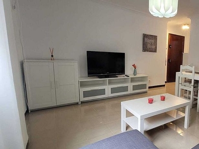 Alquiler de piso en calle Mar Rojo de 2 habitaciones con terraza y muebles