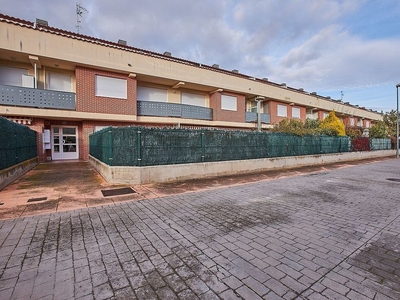 Dúplex en venta en Castañares de Rioja de 1 habitación con terraza y piscina