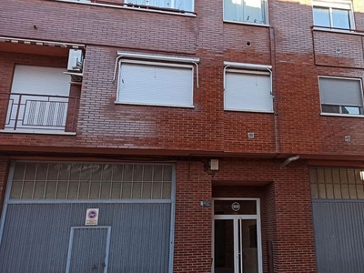Piso en venta en calle Pio Diaz Olarte de 3 habitaciones con terraza y calefacción
