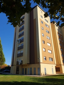 Venta de piso en Villamuriel de Cerrato de 3 habitaciones con terraza y balcón