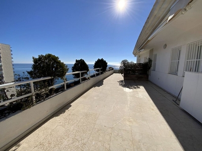 Ático en alquiler en Playa Bajadilla - Puertos de 4 habitaciones con terraza y piscina