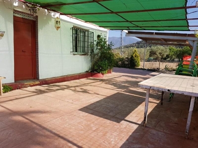 Casa con terreno en Coín