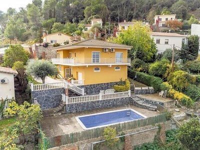 Chalet en Montornès del Vallès