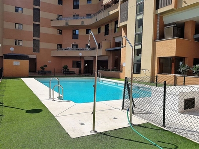 Piso en alquiler en Parque Mediterráneo - Santa Paula de 2 habitaciones con piscina y garaje