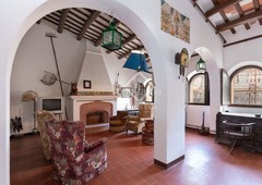Chalet villa de 7 dormitorios en venta en pleno centro , costa brava en Tossa de Mar