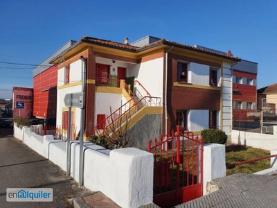 Alquiler de Casa o chalet independiente en avenida de Oviedo