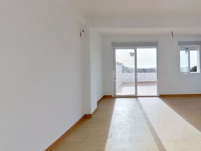 Alquiler piso con 2 habitaciones con vistas al mar y vistas a la montaña en Málaga