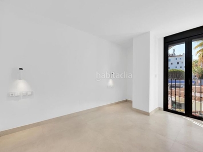 Apartamento con 3 habitaciones en Nueva Andalucía centro Marbella