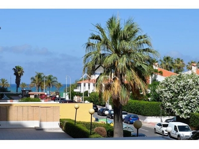 Apartamento con vistas al mar situado en 1ª linea playa Gandia,