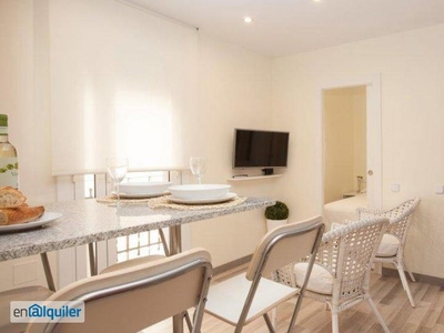 Apartamento de 2 dormitorios en alquiler en La Barceloneta