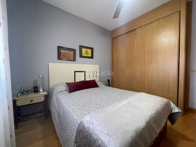 Casa adosada con 4 habitaciones amueblada con parking, piscina y aire acondicionado en Olías del Rey