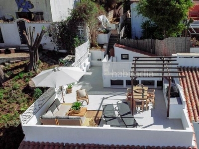 Casa adosada con 4 habitaciones amueblada con piscina, calefacción, aire acondicionado y vistas a la montaña en Marbella