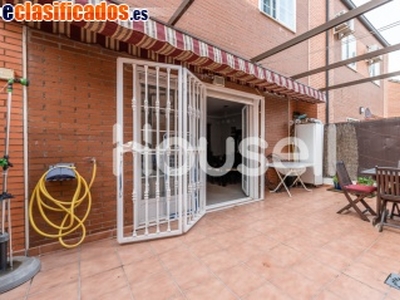 Chalet en venta de 296..