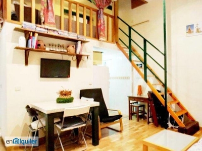 Encantador apartamento de 3 dormitorios con aire acondicionado en alquiler en el centro de Lavapiés