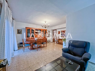 Piso con 3 habitaciones con ascensor en Aiora Valencia