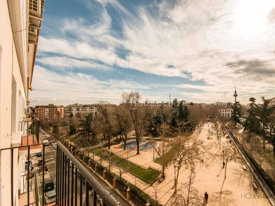 Piso estudio home ofrece preciosa vivienda de 180m² construidos, según catastro, en quinta planta, exterior, muy luminosa, en el barrio de salamanca. en Madrid