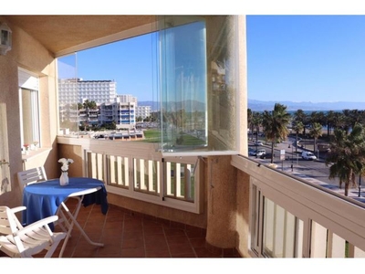 Se alquila del 1/10/23 al 15/5/24 magnifico apartamento en 1ª linea de playa en Los Alamos