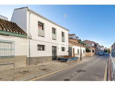 Venta de casa reformada en Ogíjares (Granada)