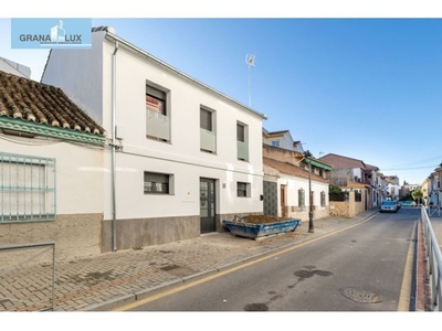 Venta de casa reformada en Ogíjares (Granada)