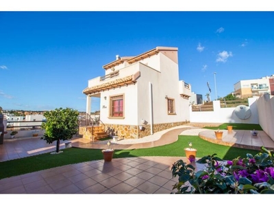 Villa independiente de 3 dormitorios, esquina, Orihuela Costa, Villamartin