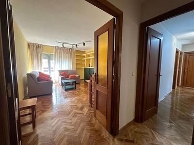 Alquiler de piso en San Fernando - Carretera de Valencia de 4 habitaciones con terraza y muebles