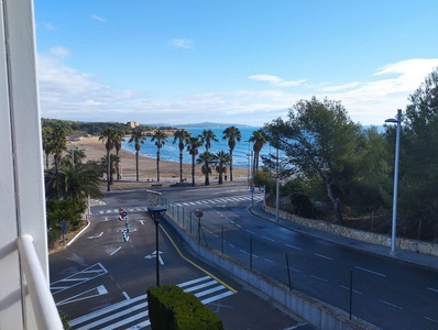 Alquiler de piso en Urbanitzacions de Llevant de 1 habitación con terraza y piscina