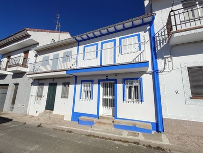 Piso en alquiler en calle Santa Ana de 2 habitaciones con terraza y muebles