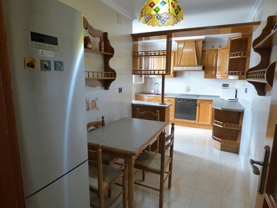 Piso en alquiler en Villacerrada - Centro de 3 habitaciones con garaje y muebles