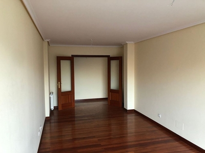 Venta de piso nuevo en calle Santo Domingo de Guzmán Letras Abcd de 3 habitaciones con ascensor
