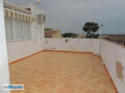 Alquiler de Piso en avenida Romeria de la Virgen del Carmen, 11