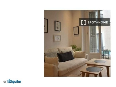 Apartamento de 2 dormitorios en alquiler en Malasaña, Madrid