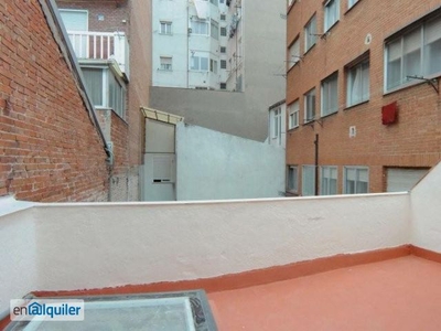 Estudio con terraza en alquiler en Tetuán.