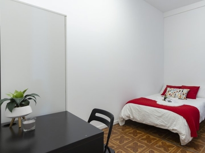 Habitación interior en 1 apartamento compartido en Puerta del Sol, Madrid