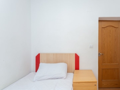 Acogedora habitación en un apartamento de 4 dormitorios en Getafe, Madrid
