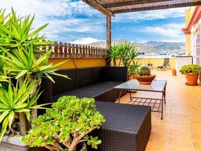 Ático con terraza y fantásticas vistas en Aguadulce