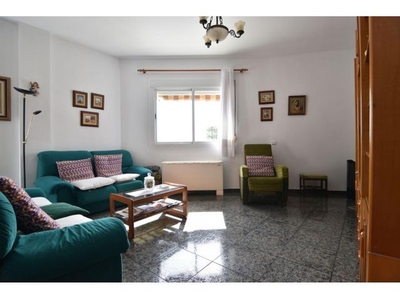 Dúplex con 3 dormitorios, 2 baños, terraza y garaje en Huércal de Almería