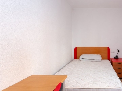 Habitación privada en apartamento de 4 dormitorios en Getafe