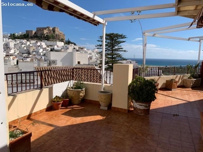 Maravilloso ático en venta en Salobreña, con preciosas vistas al mar y al castillo de Salobreña.