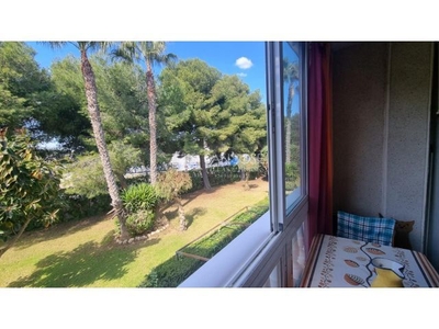 SE VENDE APARTAMENTO CON GARAJE Y PISCINA COMUNITARIA EN TORREVIEJA